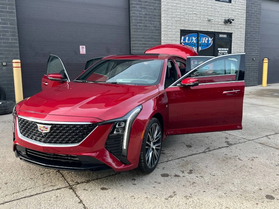 2025 Cadillac CT5 - Image 13 of 21