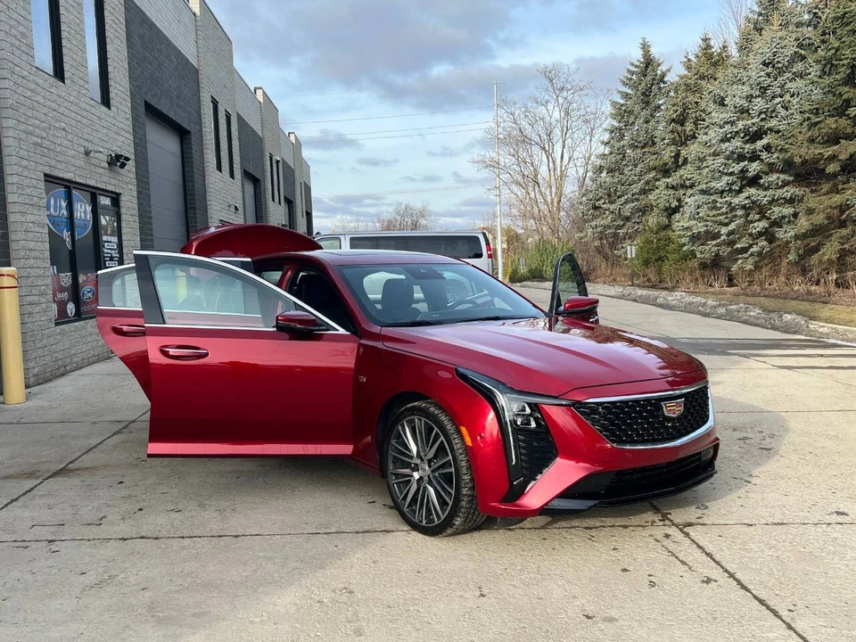 2025 Cadillac CT5 - Image 15 of 21