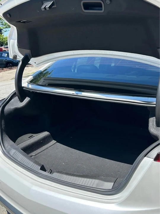 2025 Cadillac CT5 - Image 8 of 10