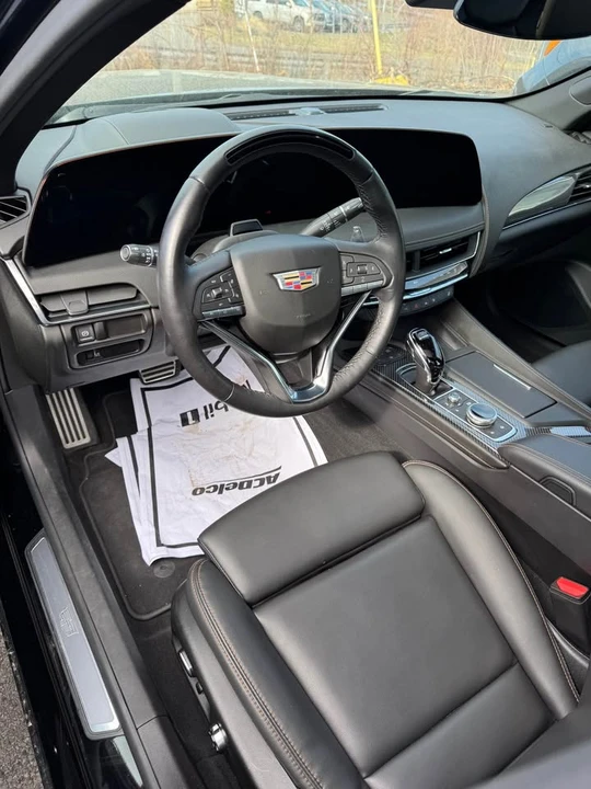 2025 Cadillac CT5 - Image 9 of 12