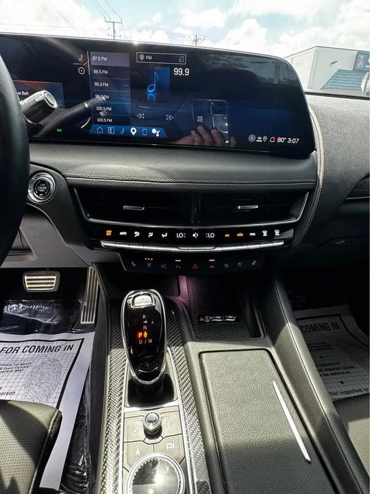 2025 Cadillac CT5 - Image 9 of 10