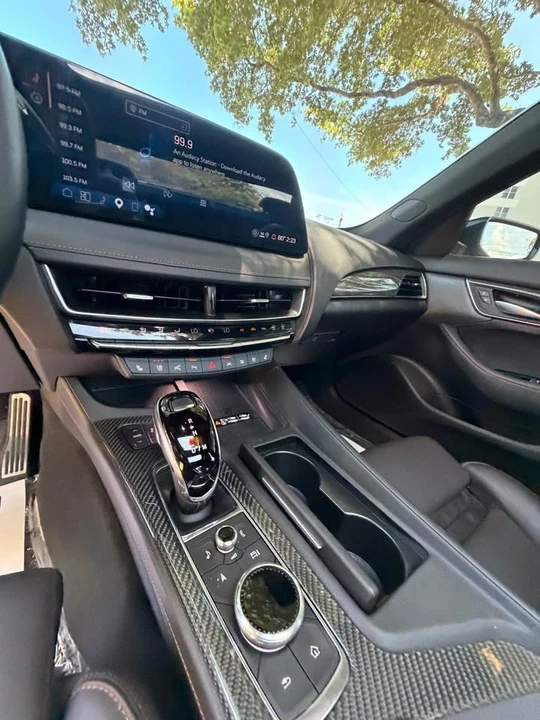 2025 Cadillac CT5 - Image 18 of 19