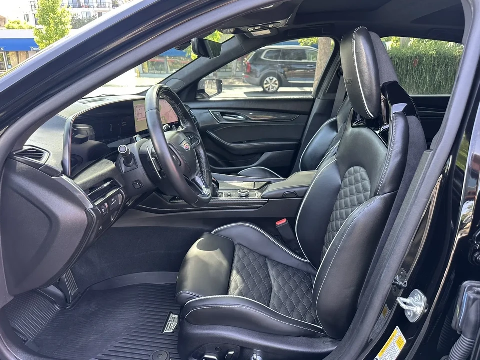 2025 Cadillac CT5-V - Image 18 of 28