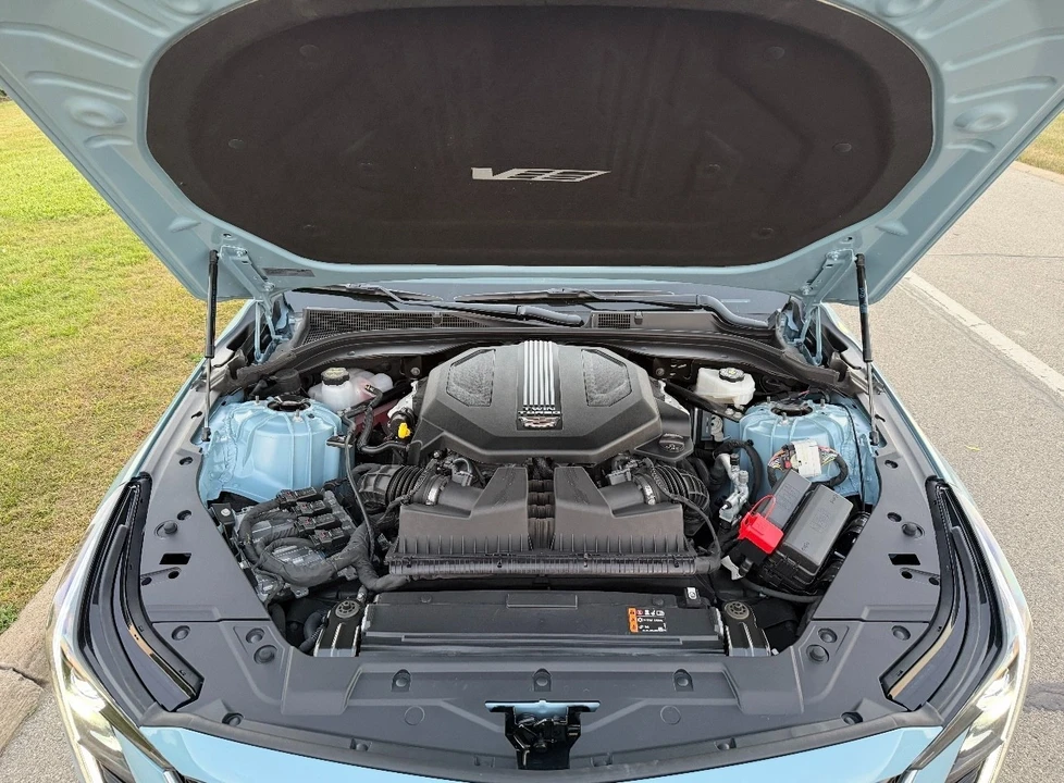 2025 Cadillac CT5-V - Image 9 of 13