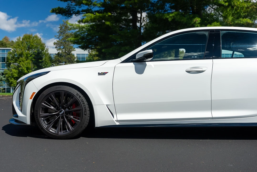 2025 Cadillac CT5-V Blackwing - Image 30 of 31