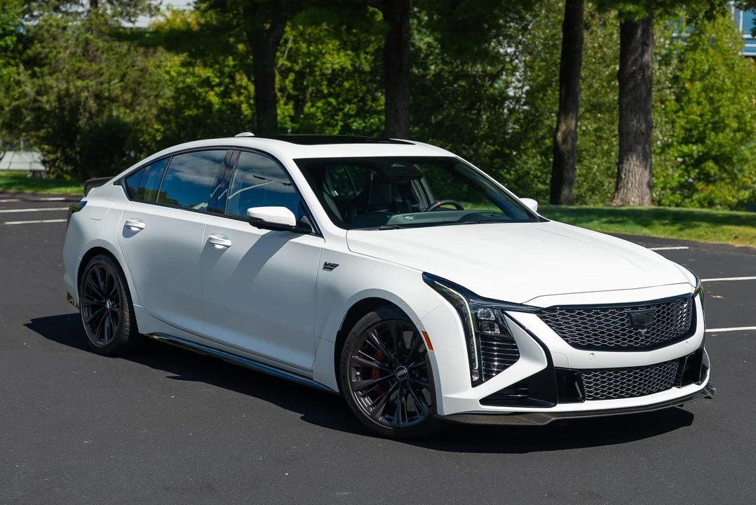 2025 Cadillac CT5-V Blackwing - Image 17 of 31
