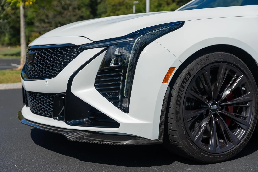 2025 Cadillac CT5-V Blackwing - Image 28 of 31