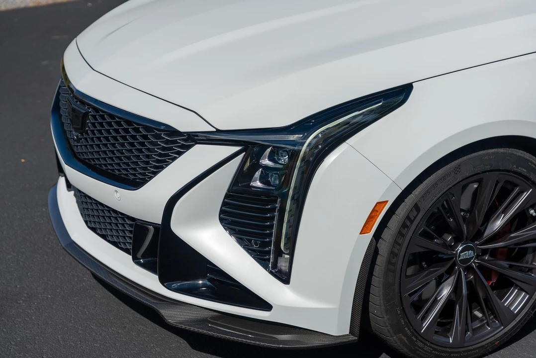 2025 Cadillac CT5-V Blackwing - Image 29 of 31