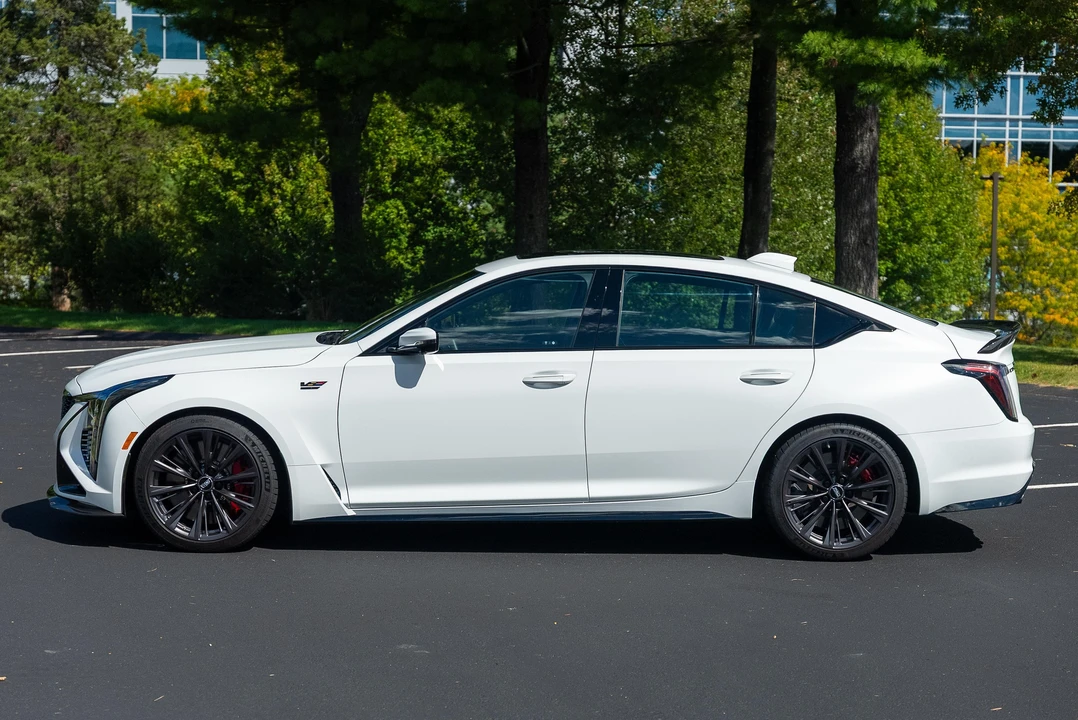 2025 Cadillac CT5-V Blackwing - Image 9 of 31