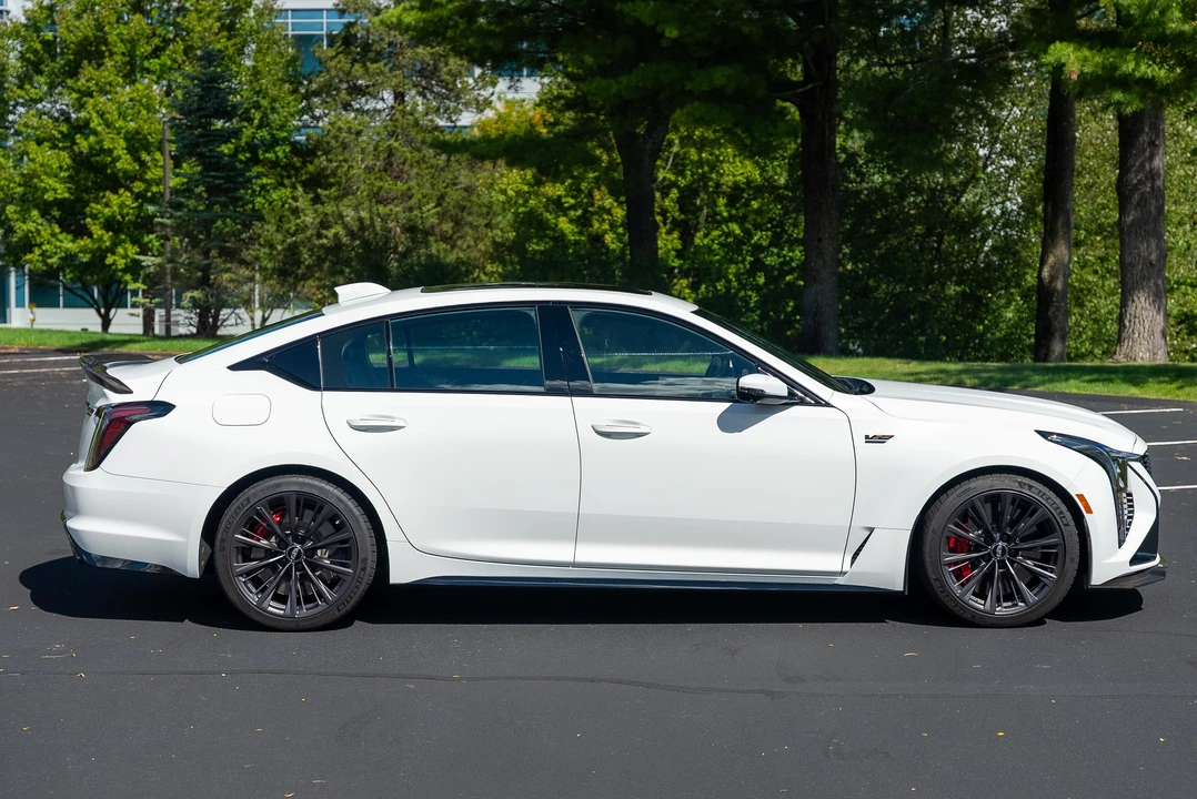 2025 Cadillac CT5-V Blackwing - Image 15 of 31