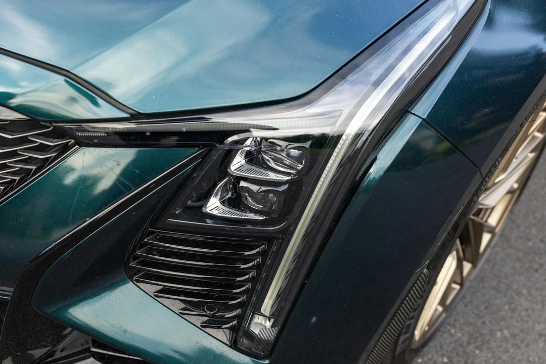 2025 Cadillac CT5-V Blackwing - Image 16 of 31