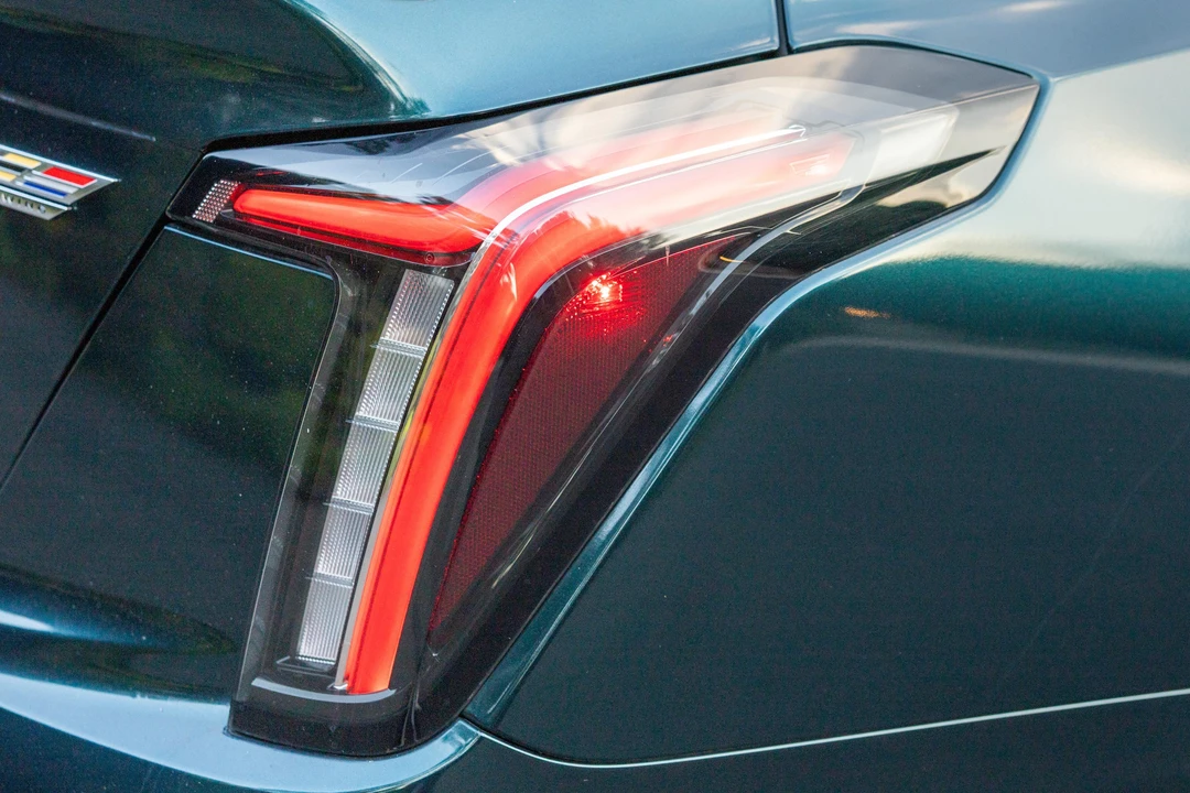 2025 Cadillac CT5-V Blackwing - Image 28 of 31