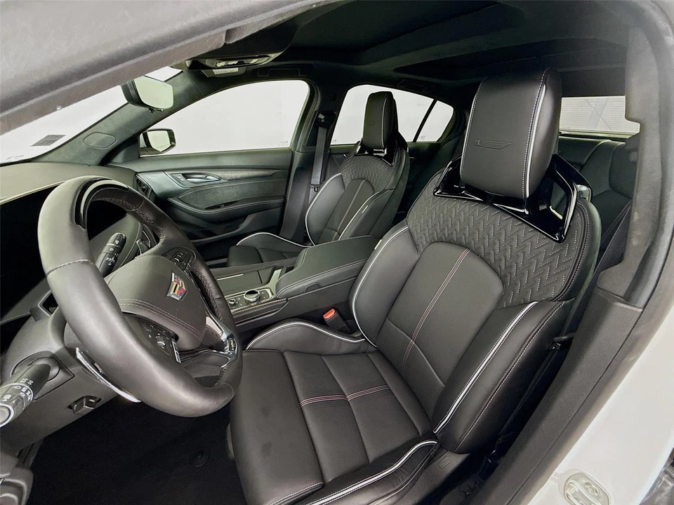 2025 Cadillac CT5-V Blackwing - Image 13 of 15