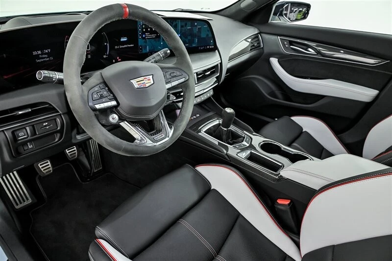 2025 Cadillac CT5-V Blackwing - Image 16 of 31