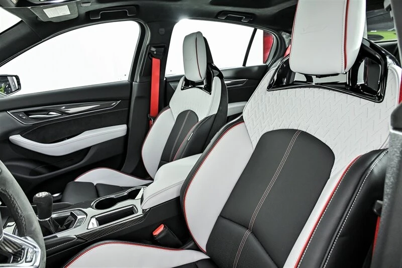 2025 Cadillac CT5-V Blackwing - Image 18 of 31