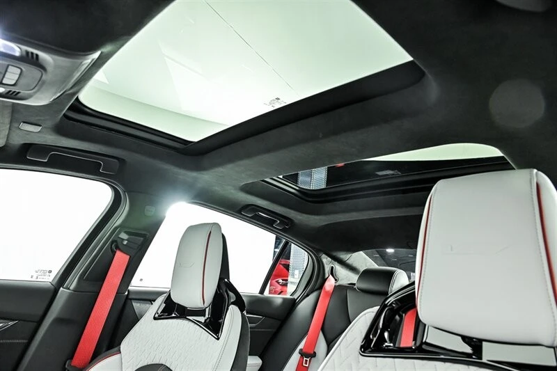 2025 Cadillac CT5-V Blackwing - Image 19 of 31