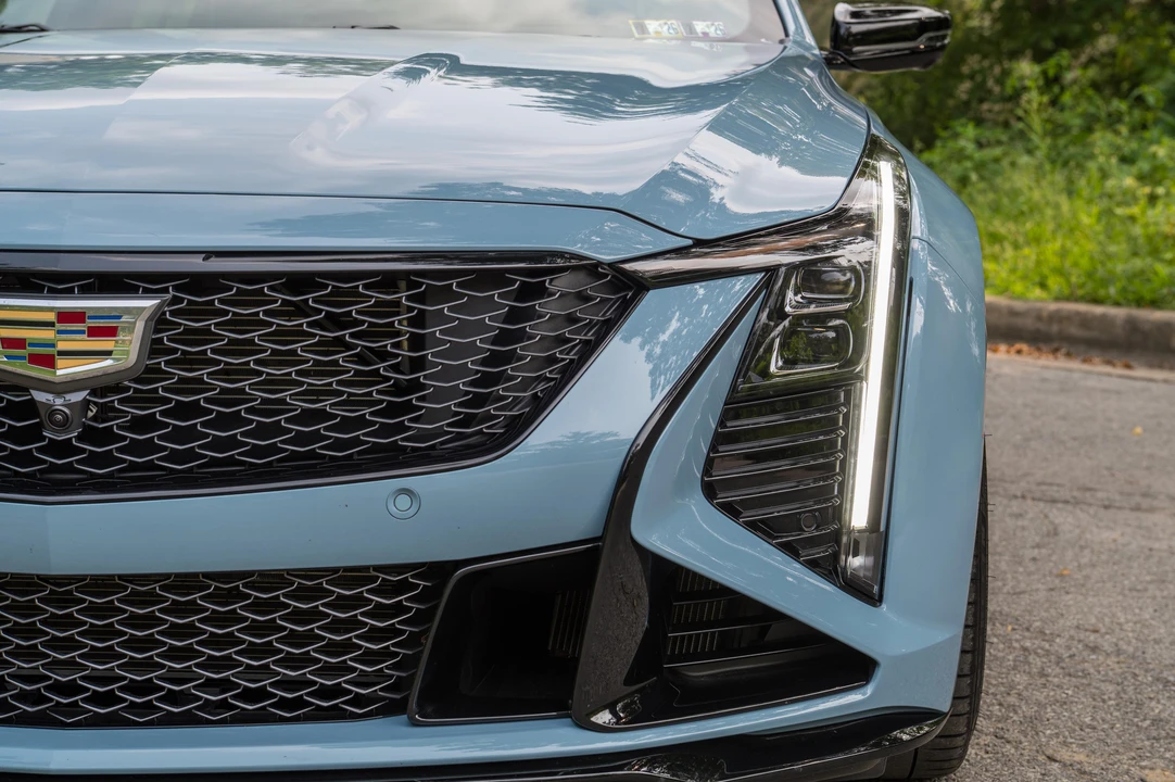 2025 Cadillac CT5-V Blackwing - Image 15 of 31