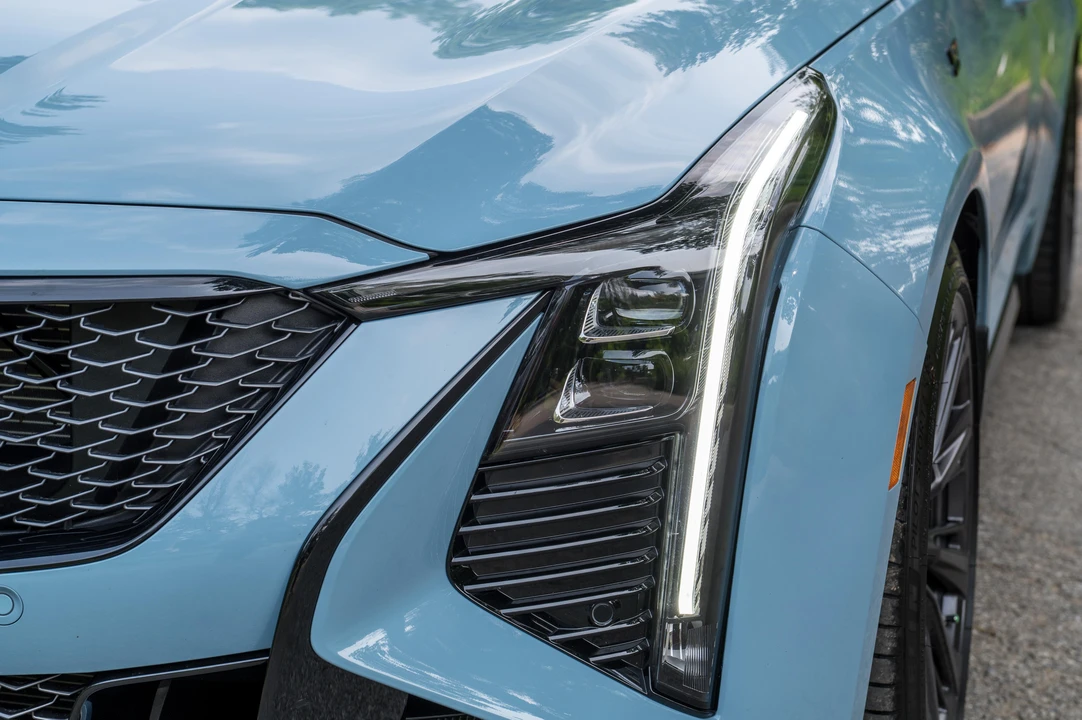 2025 Cadillac CT5-V Blackwing - Image 17 of 31