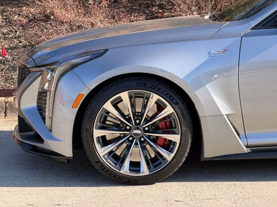 2025 Cadillac CT5-V - Image 14 of 21
