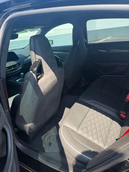 2025 Cadillac CT5-V Blackwing - Image 10 of 19