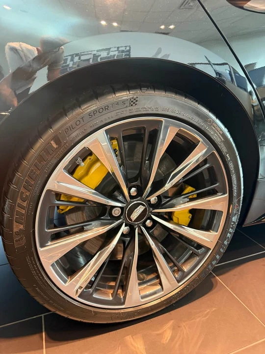 2025 Cadillac CT5-V Blackwing - Image 15 of 15
