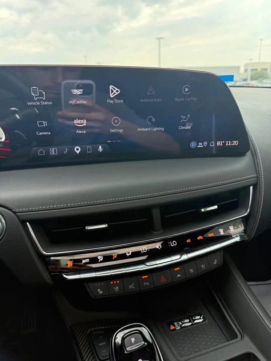 2025 Cadillac CT5-V Blackwing - Image 9 of 11
