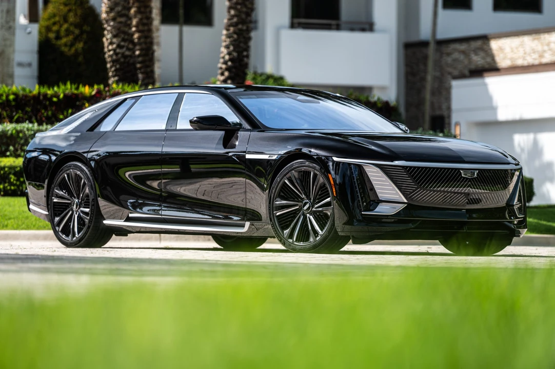 2025 Cadillac Celestiq - Image 2 of 31