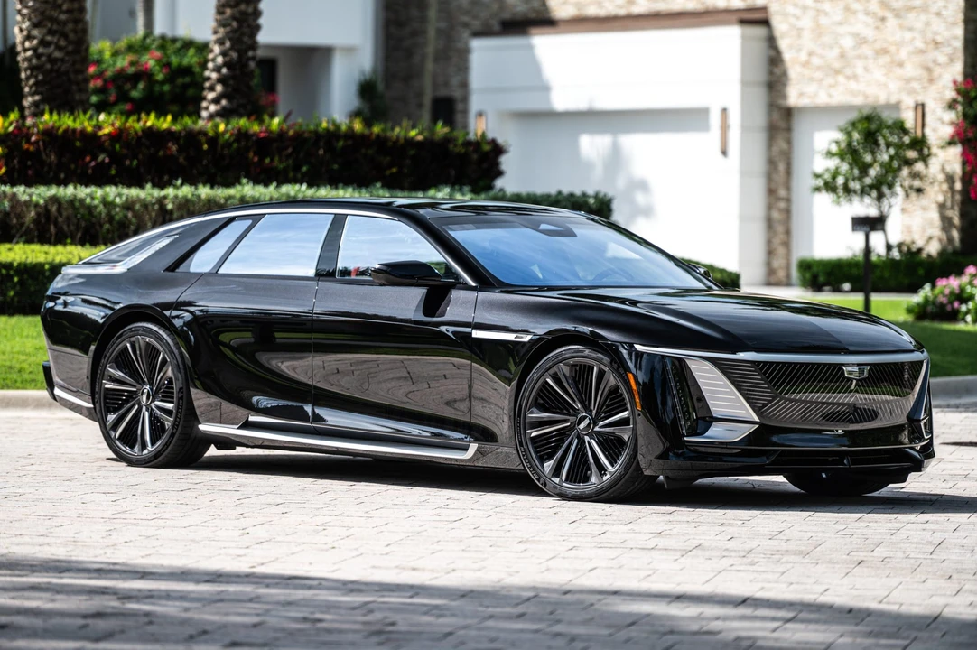 2025 Cadillac Celestiq - Image 4 of 31