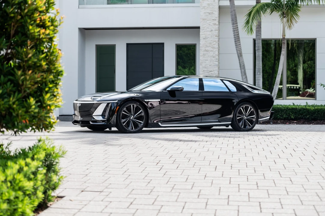 2025 Cadillac Celestiq - Image 5 of 31