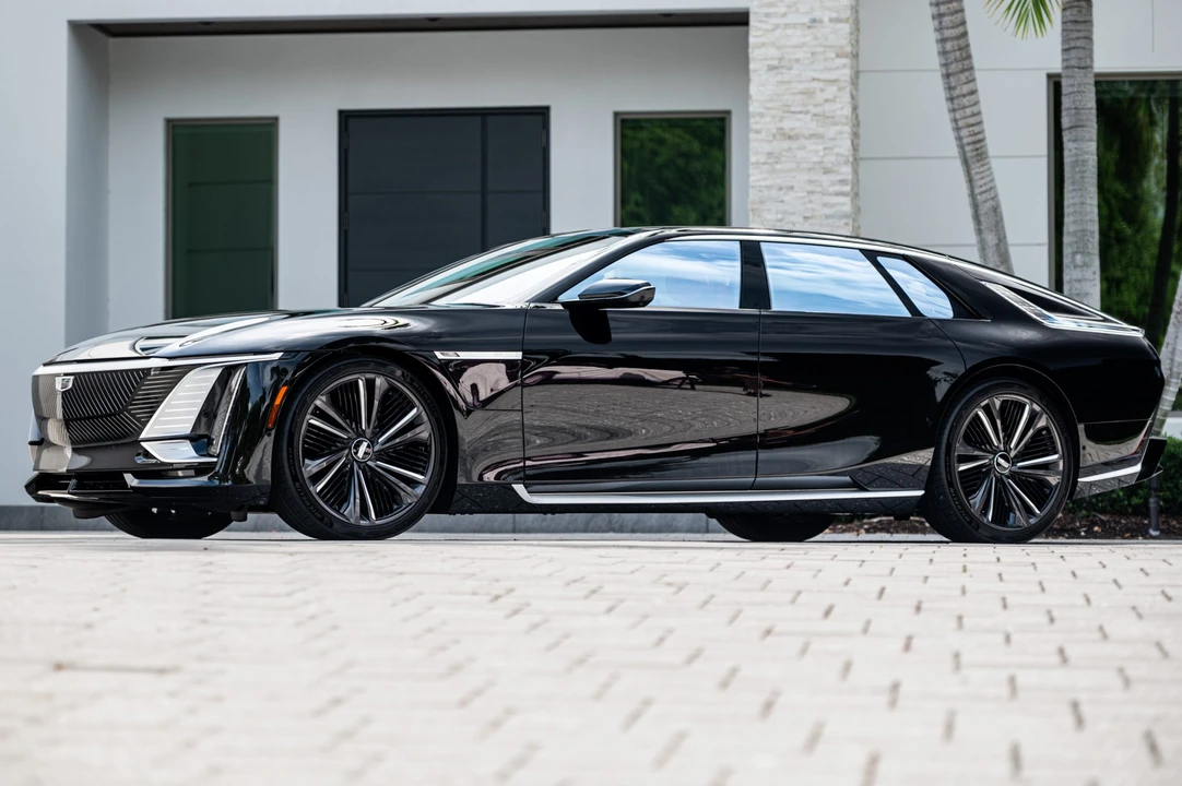 2025 Cadillac Celestiq - Image 7 of 31