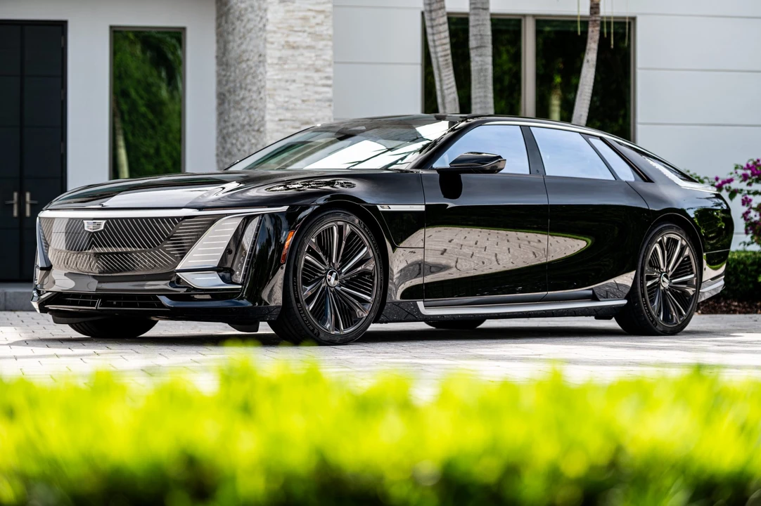 2025 Cadillac Celestiq - Image 9 of 31