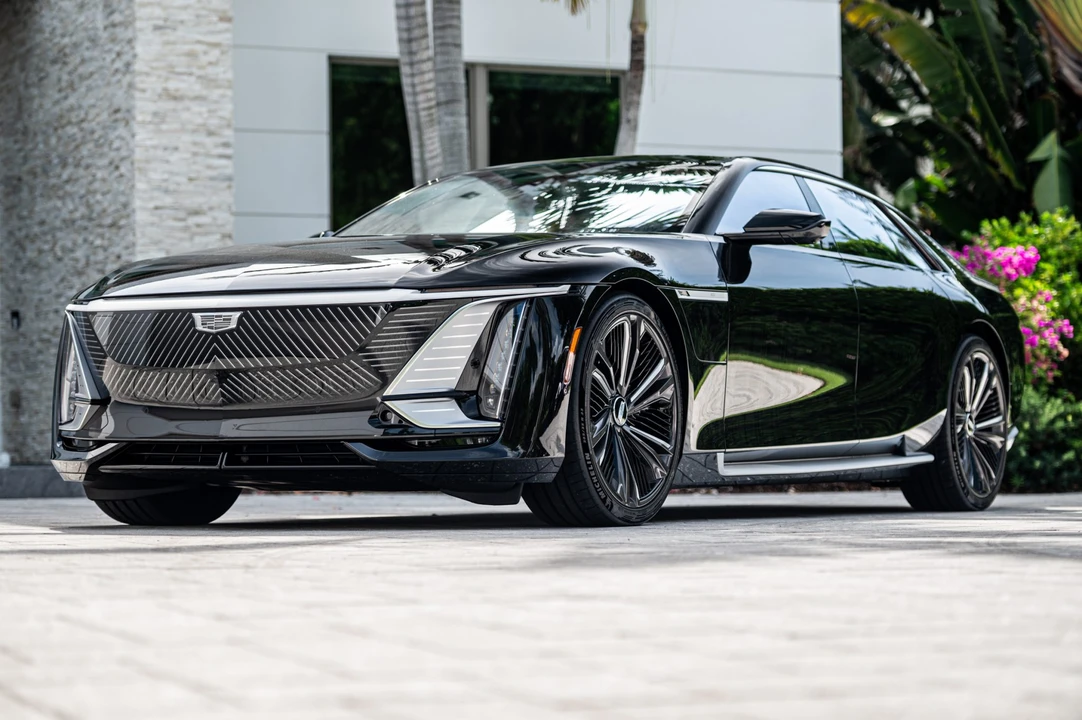 2025 Cadillac Celestiq - Image 10 of 31