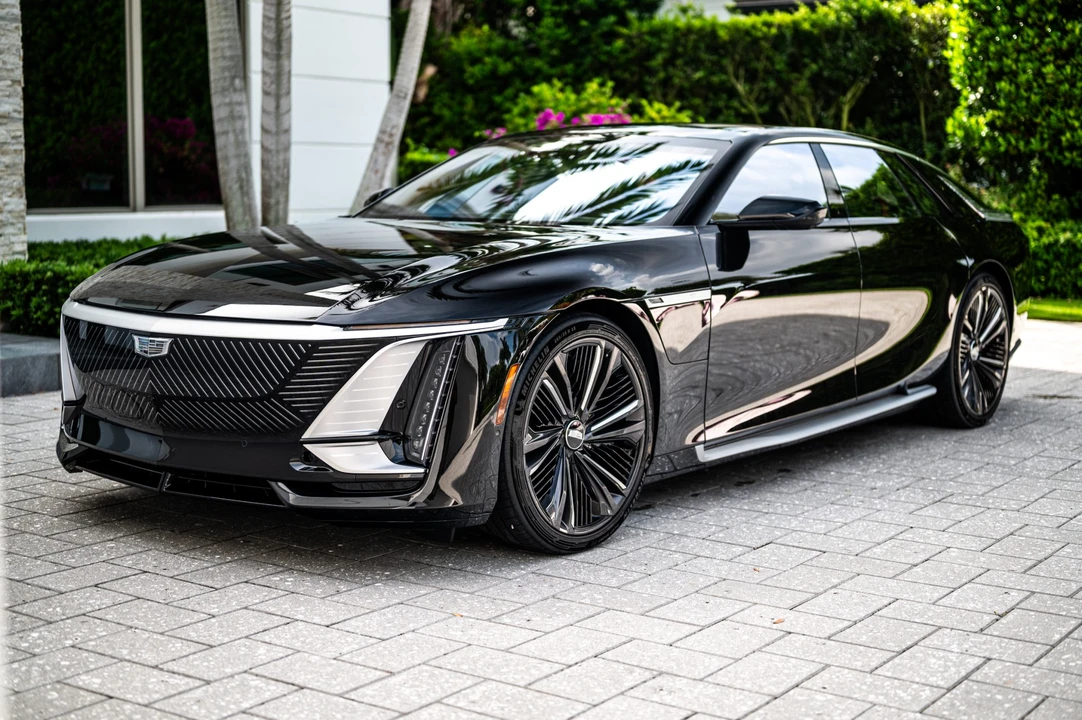 2025 Cadillac Celestiq - Image 11 of 31