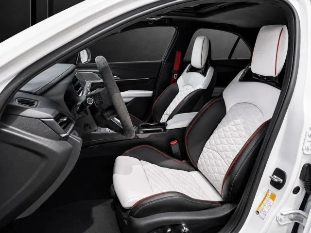 2025 Cadillac CT4-V Blackwing - Image 10 of 22