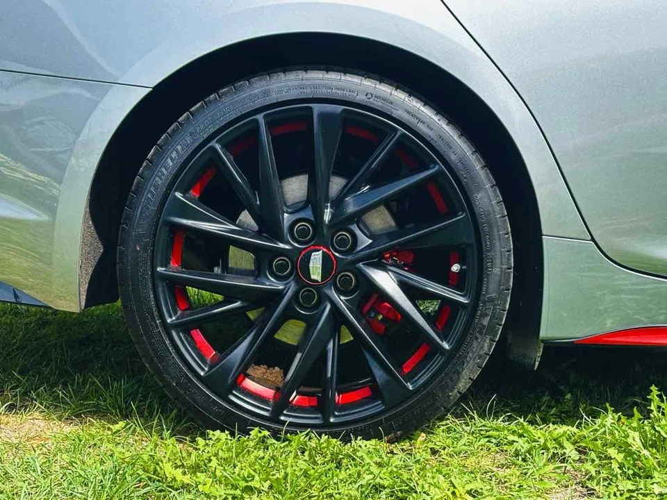 2025 Cadillac CT5-V - Image 26 of 31