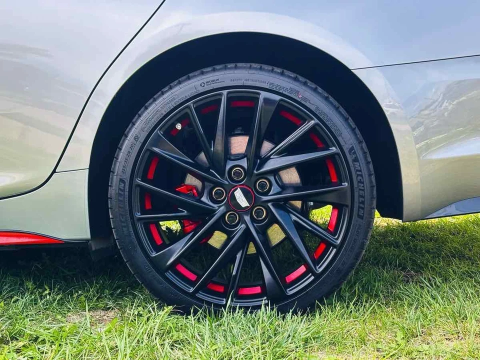 2025 Cadillac CT5-V - Image 27 of 31