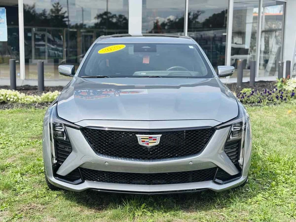 2025 Cadillac CT5-V - Image 18 of 31
