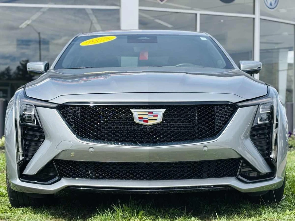 2025 Cadillac CT5-V - Image 19 of 31