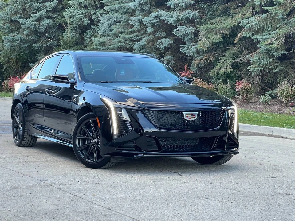2025 Cadillac CT5-V - Image 2 of 21