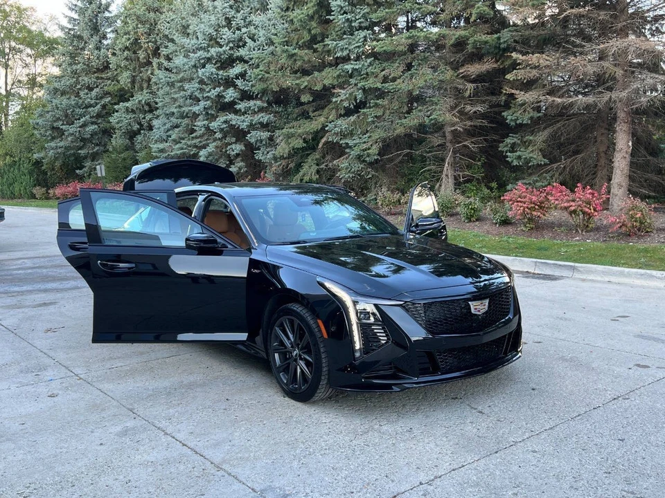 2025 Cadillac CT5-V - Image 17 of 21