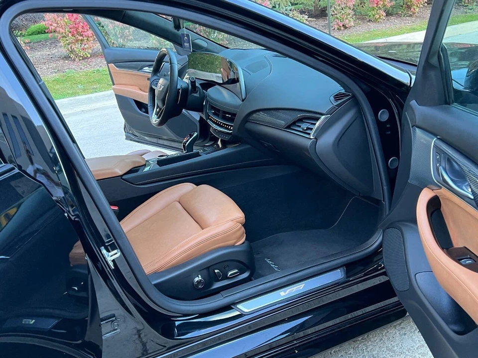 2025 Cadillac CT5-V - Image 18 of 21