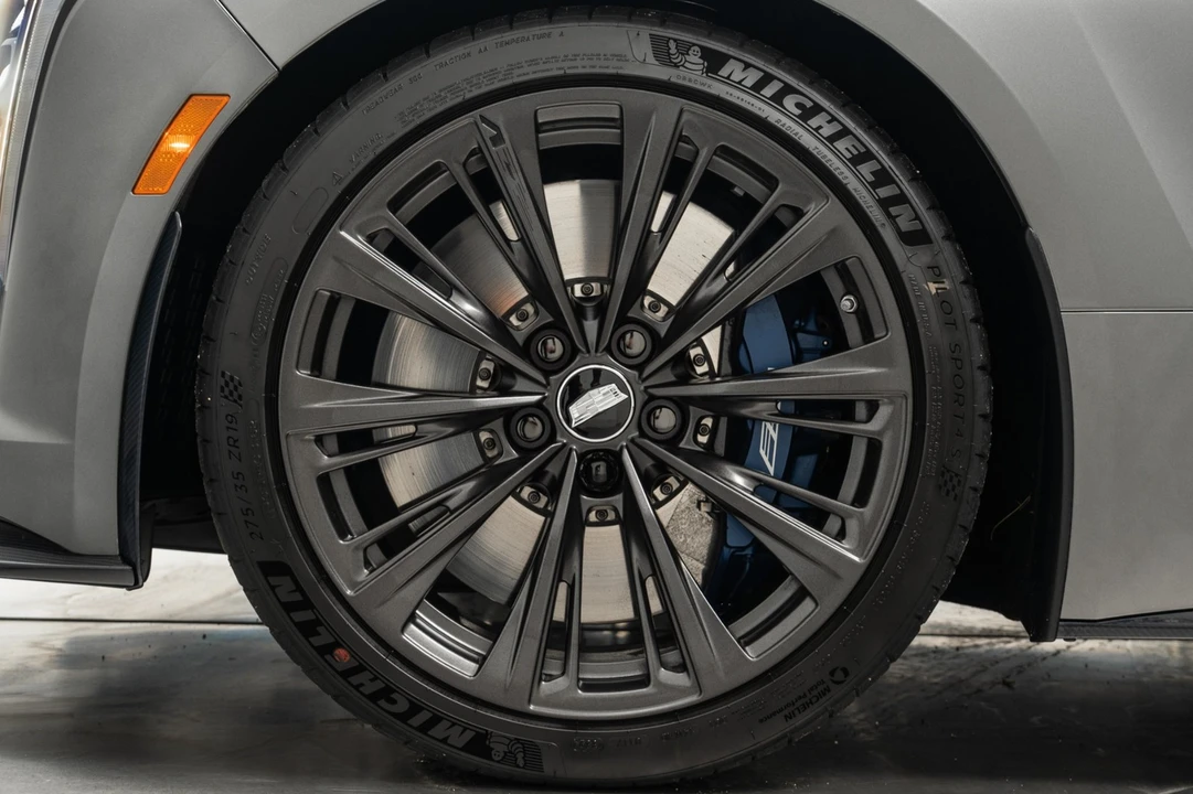 2025 Cadillac CT5-V Blackwing - Image 10 of 21