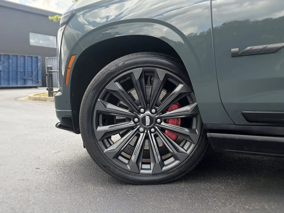 2025 Cadillac Escalade-V 5th Gen - Image 15 of 20