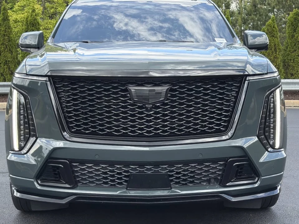 2025 Cadillac Escalade-V 5th Gen - Image 16 of 20