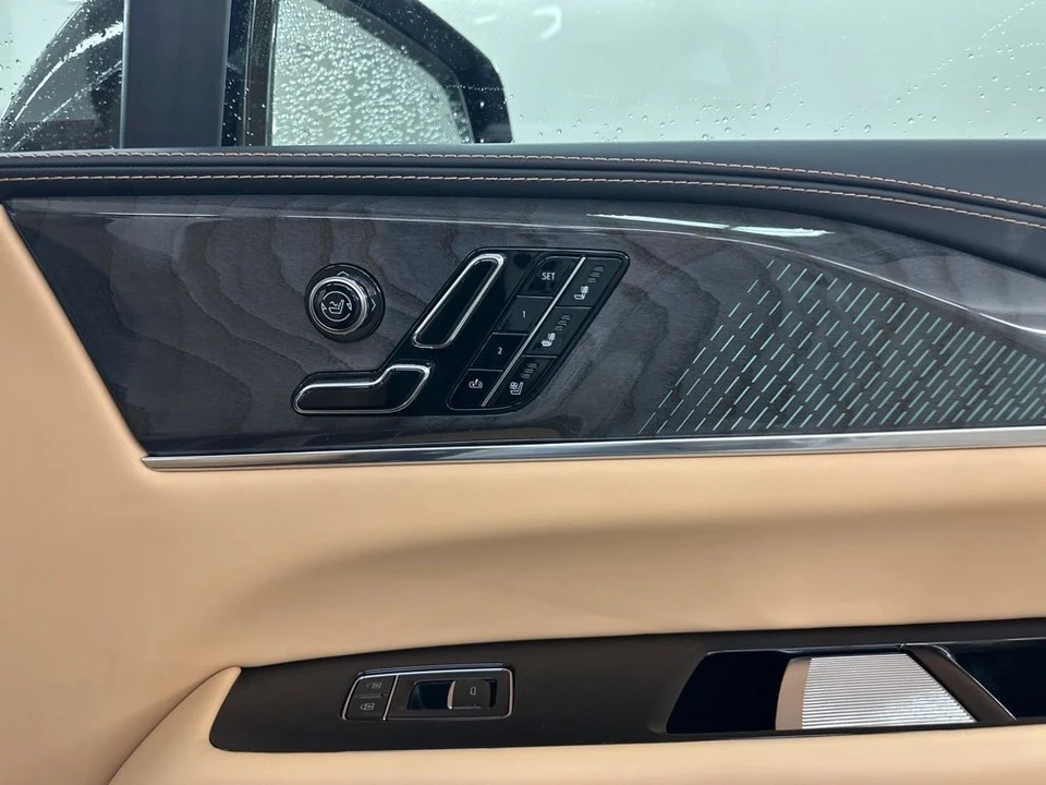 2025 Cadillac Escalade IQ - Image 17 of 21