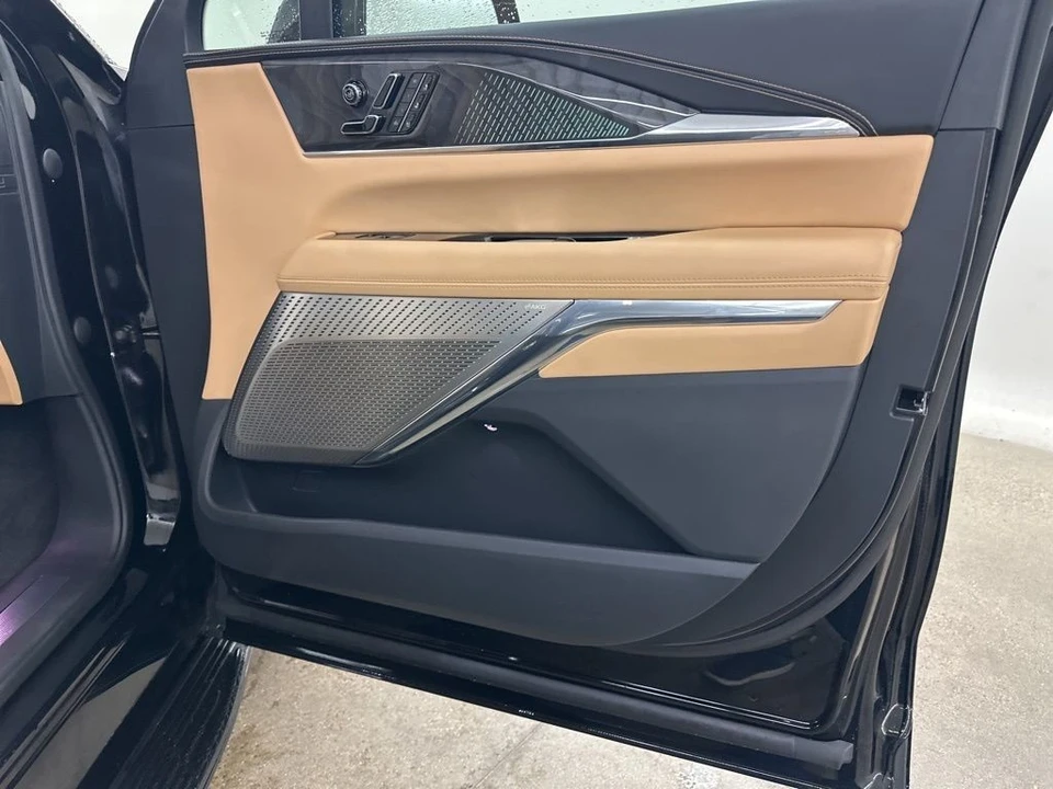 2025 Cadillac Escalade IQ - Image 16 of 21