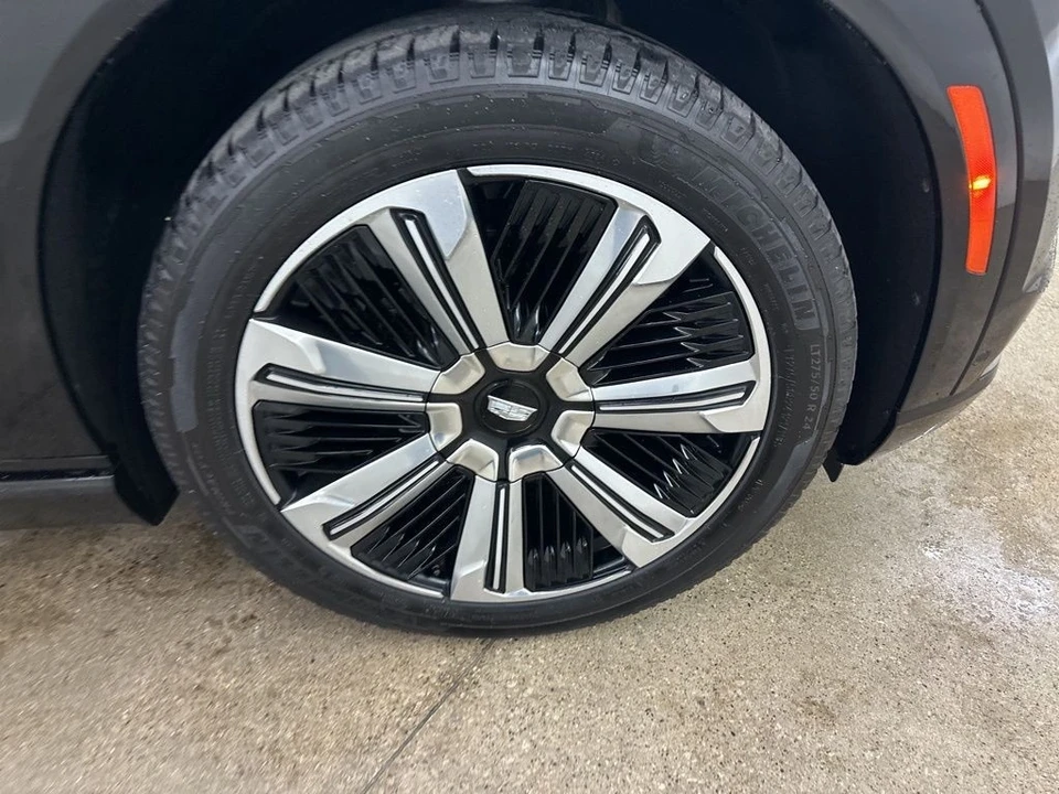 2025 Cadillac Escalade IQ - Image 13 of 21