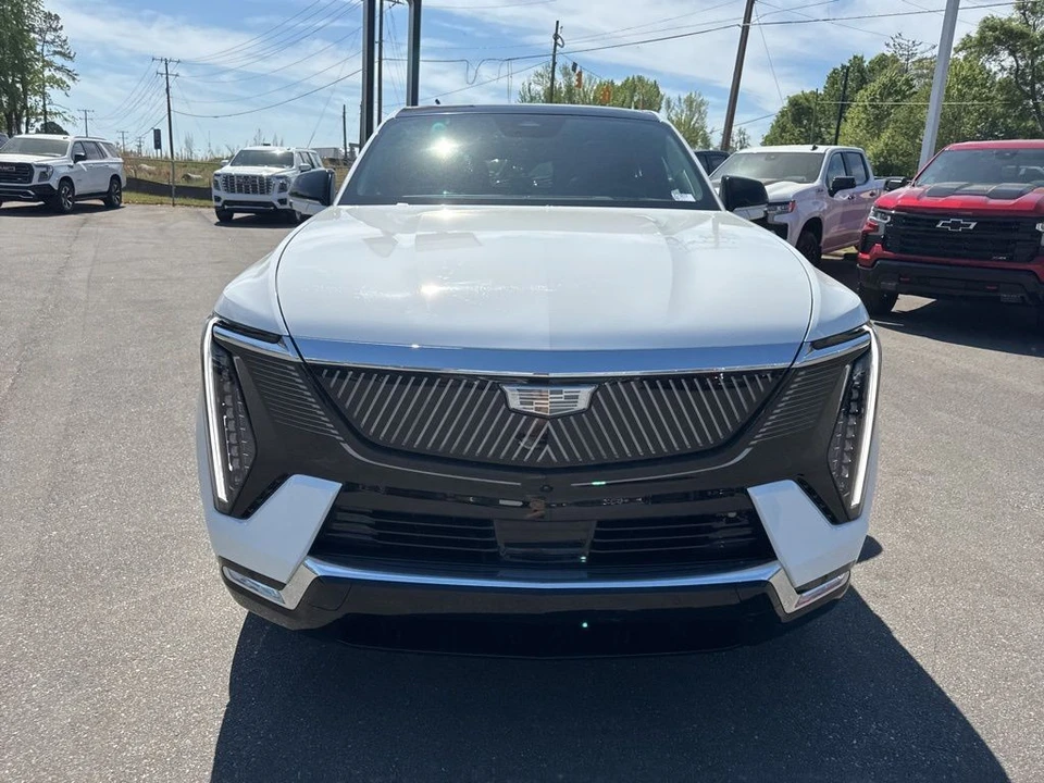 2025 Cadillac Escalade IQ - Image 8 of 21