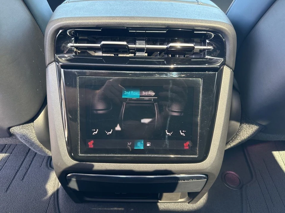 2025 Cadillac Escalade IQ - Image 16 of 21