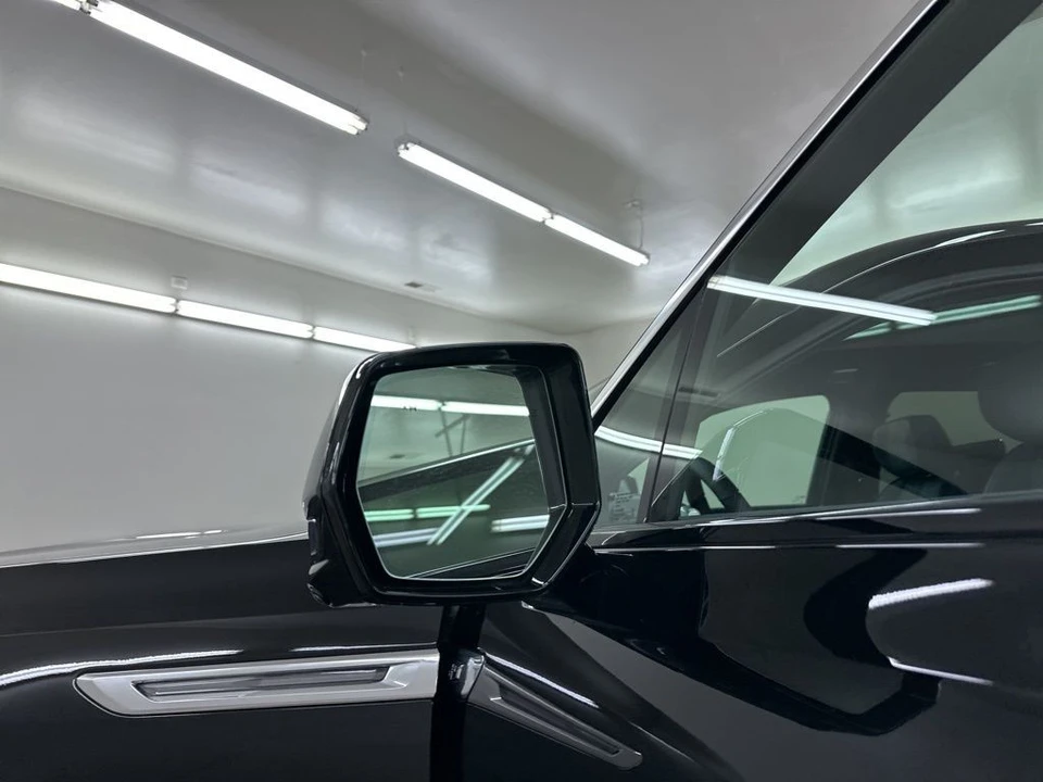 2025 Cadillac Escalade IQ - Image 14 of 21